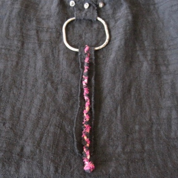 Caty Lesca Linen Top - Picture 5 of 9